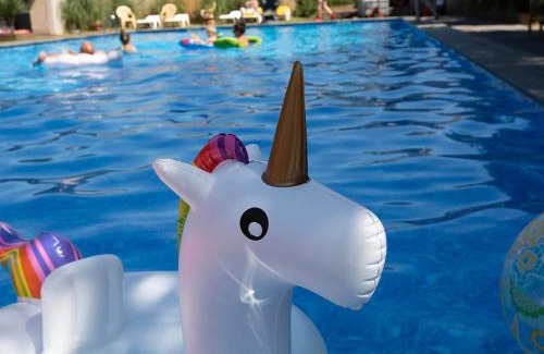 Weelde Hotel | Budget-Friendly Hotel Pacific with Pool & Breakfast