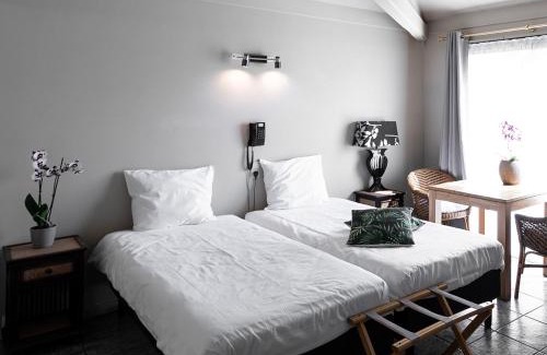 Weelde Hotel | Budget-Friendly Hotel Pacific with Pool & Breakfast