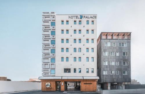 Gyeongju Hotel | Family-Friendly Hotel Palace Gyeongju with Hot Tub Access