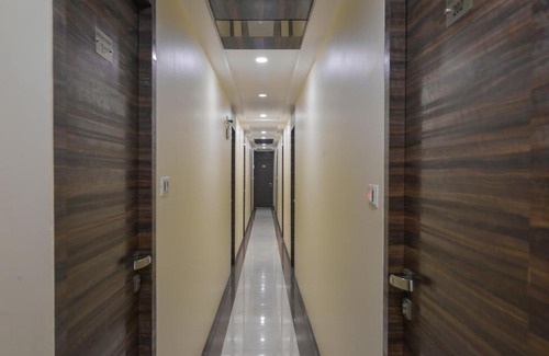 Dharavi Hotel | Budget-Friendly Hotel Palace Residency Near Lokmanya Tilak