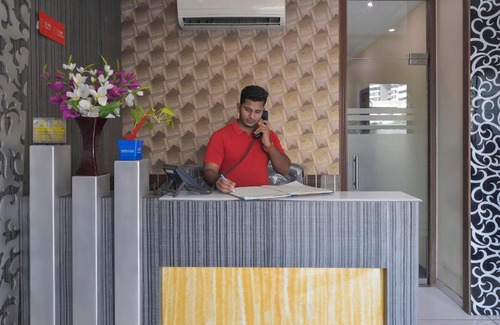 Dharavi Hotel | Budget-Friendly Hotel Palace Residency Near Lokmanya Tilak