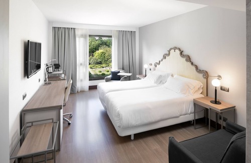 Aviles Hotel | Indulge at Hotel Palacio Aviles, 5-Star Comfort Awaiting