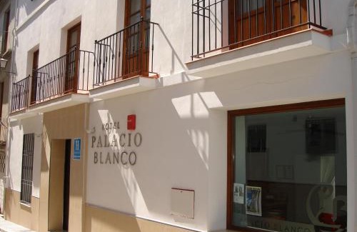 Rio Velez Hotel | Elegant Hotel Palacio Blanco with Oceanfront Views