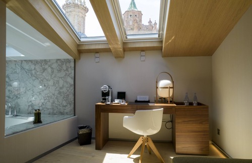 Old Town Hotel | Elegant Hotel Palacio La Marquesa - 4-Star Comfort Awaits