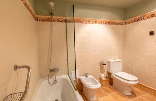 Viana Hotel | Discover Palacio de Pujadas: Family-Friendly Getaway