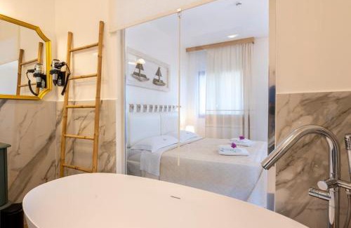 Palau Hotel | Elegant Hotel Palau: Pet-Friendly with Oceanfront Views