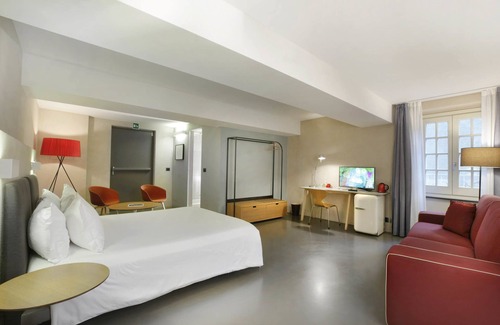 Genoa Historical Centre Hotel | Experience Elegance at Hotel Palazzo Grillo - 4-Star Retreat