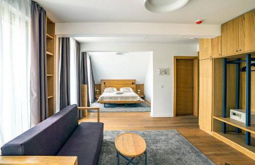 Catrnja Hotel | Discover Hotel Palcich Plitvice with Pool and Ocean Views