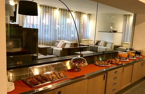 Cinque Terre Hotel | Discover Hotel Palme: Pet-Friendly with Hot Tub & Breakfast