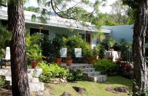 Boquete Hotel | Discover Comfort at Hotel Panamonte: Rated 9/10 with Eco Amenities