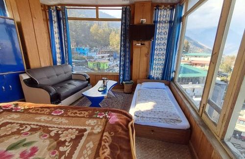 Munsyari House | Hotel Pandey Lodge By StayApart