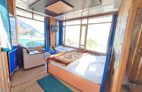 Munsyari House | Hotel Pandey Lodge By StayApart