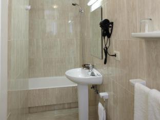 Vigo Hotel | Cozy Hotel Pantón: Family-Friendly with Breakfast Included