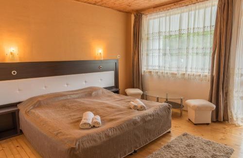 Kalofer Hotel | Discover Hotel Paradise Place: Pet-Friendly Oceanfront Retreat