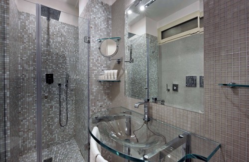 Mergellina Hotel | Relax at Hotel Paradiso: 4-Star Comfort with Pool & Spa