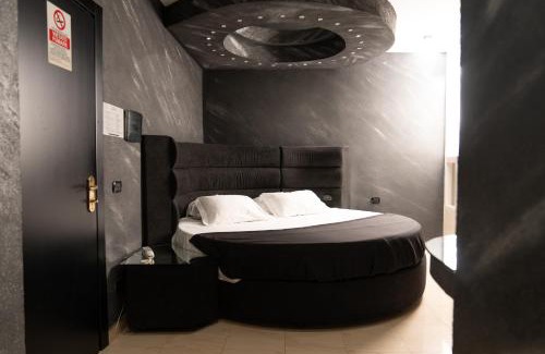 Castel Volturno Hotel | Discover Hotel Paradiso: Pet-Friendly with Spa & Hot Tub