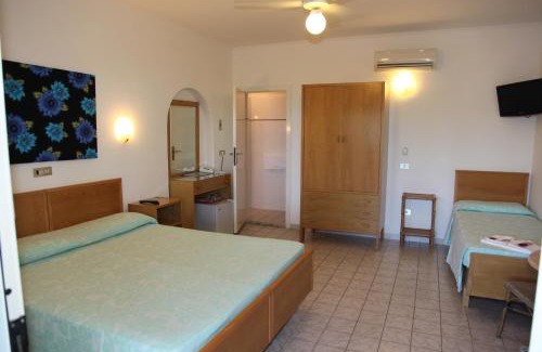 Portoferraio Hotel | Discover Hotel Paradiso: Oceanfront Oasis with Pool