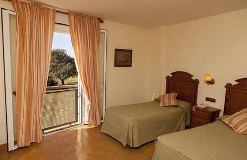 Rus Hotel | Discover Hotel Paraje La Lambra: Rated 9.4 with Pool & Spa