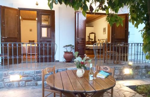 Charakas Hotel | Exceptional Oceanfront Stay at Hotel PARALIAKO Kyparissi