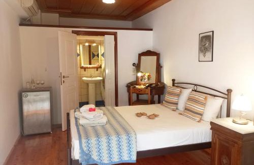 Charakas Hotel | Exceptional Oceanfront Stay at Hotel PARALIAKO Kyparissi