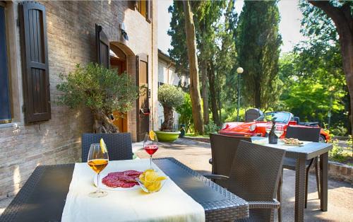 Albinea Hotel | Pet-Friendly Retreat at Hotel Parco Fola - Top Rated Stay