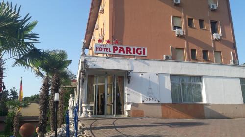 Castel San Pietro Terme Hotel | Pet-Friendly Hotel Parigi with Breakfast and Accessibility