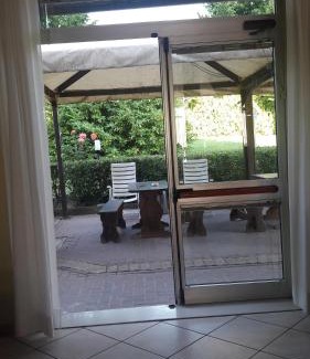 Castel San Pietro Terme Hotel | Pet-Friendly Hotel Parigi with Breakfast and Accessibility