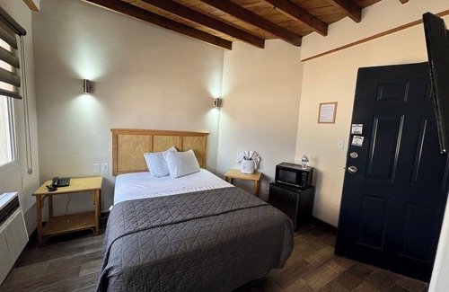 Avenida Revolucion Hotel | Budget-Friendly Hotel Paris with Spa & Child-Friendly Amenities