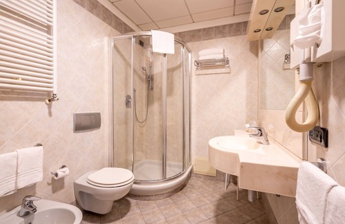 Nichelino Hotel | Discover Comfort at Hotel Parisi with Top Amenities