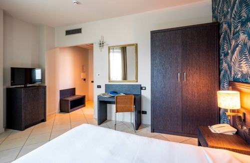 Nichelino Hotel | Discover Comfort at Hotel Parisi with Top Amenities