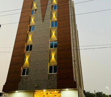 Shamshabad Hotel | Convenient Hotel Park Airport Zone - Pet Friendly & More