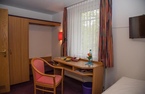 Zwickau Hotel | Discover Hotel Park Eckersbach: Family-Friendly Comfort
