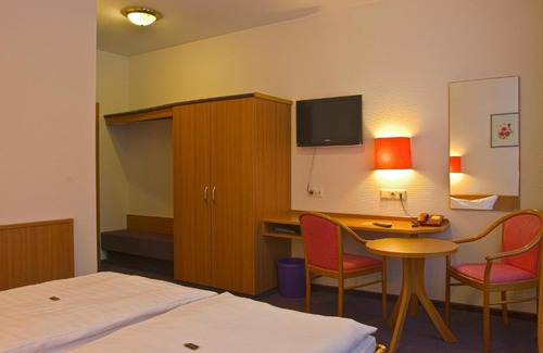Zwickau Hotel | Discover Hotel Park Eckersbach: Family-Friendly Comfort