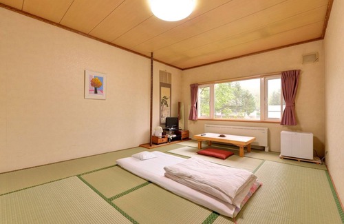 Kawayu Onsen Hotel | Budget-Friendly Hotel Parkway with Breakfast & Restaurant