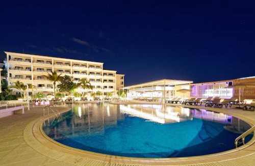 El Madronal Apartment | Experience Relaxation at Hotel Parque La Paz with Ocean Views