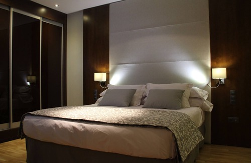 Ciudad Real Hotel | Experience Comfort at Hotel Parque Real - 4-Star Retreat