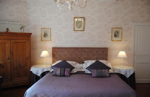 Bayeux Bed & Breakfast | Discover Hotel Particulier de Sainte Croix - Family Friendly Stay