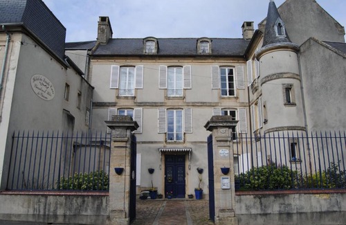 Bayeux Bed & Breakfast | Discover Hotel Particulier de Sainte Croix - Family Friendly Stay