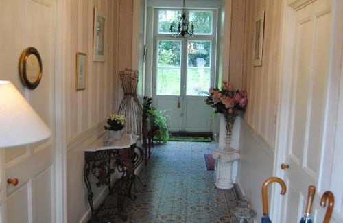Bayeux Bed & Breakfast | Discover Hotel Particulier de Sainte Croix - Family Friendly Stay