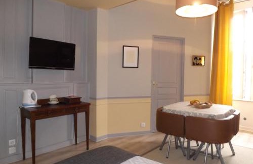 Centre ville - Urbanistes Bed & Breakfast | Discover HOTEL particulier LARIBOISIERE: Top-Rated & Family-Friendly