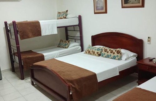 Centro Historico Hotel | Affordable Hotel Paseo Colon Inn: Pet-Friendly & Family Fun