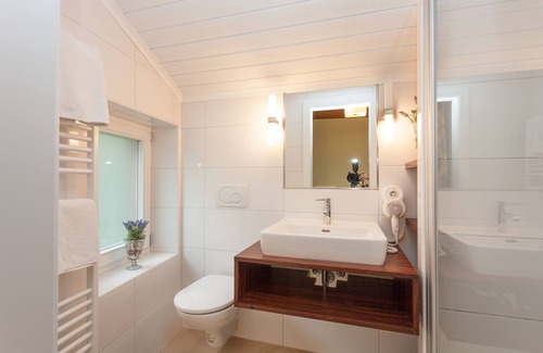 Golling an der Salzach House | Discover Comfort at Hotel Pass Lueg with Spa & Dining