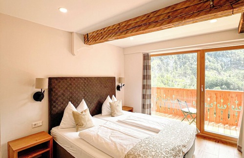 Golling an der Salzach House | Discover Comfort at Hotel Pass Lueg with Spa & Dining