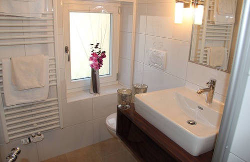 Golling an der Salzach House | Discover Comfort at Hotel Pass Lueg with Spa & Dining