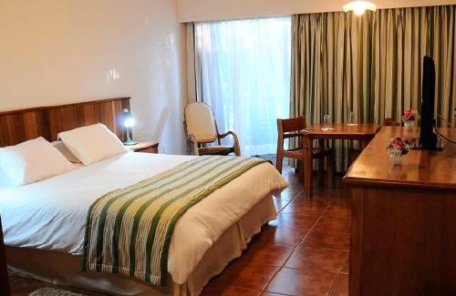 Capao Bonito Hotel | Discover Hotel Passarim: 4-Star Comfort with Pool & Dining