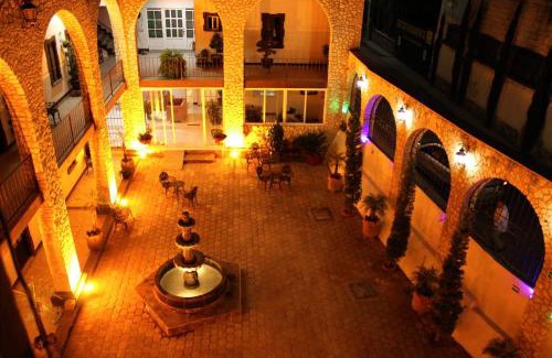 Bernal Hotel | Relax at Hotel Peña Florencia: Pet & Child Friendly Retreat