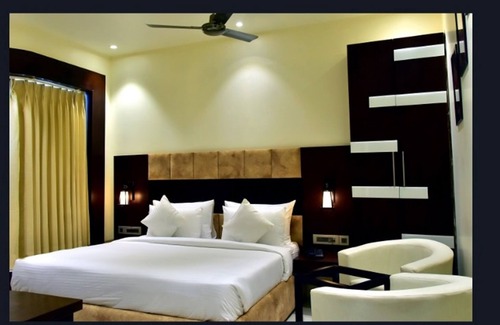 Haldwani Hotel | Eco-Friendly Getaway at Hotel Pearl Inn with Spa & Breakfast