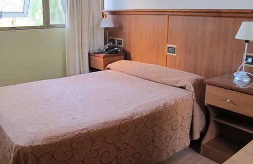 Nunez Hotel | Budget-Friendly Hotel Pedraza with Family Amenities