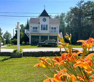 Pemaquid Point Hotel | Discover Family-Friendly Stays at Hotel Pemaquid