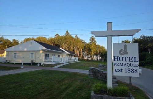 Pemaquid Point Hotel | Discover Family-Friendly Stays at Hotel Pemaquid